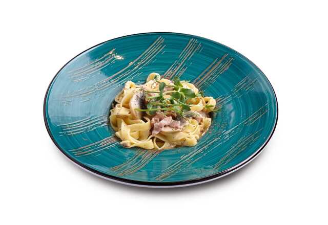 Фетучини с беконом и грибами